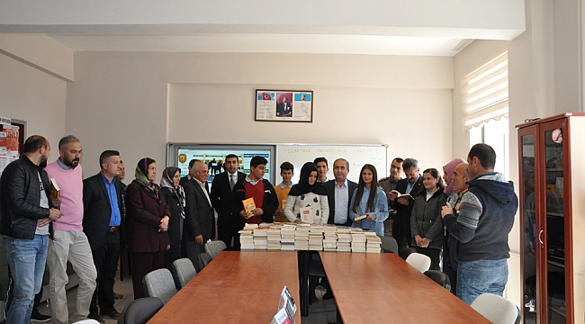 300 KİTAP VE OPTİK OKUYUCU HEDİYE EDİLDİ