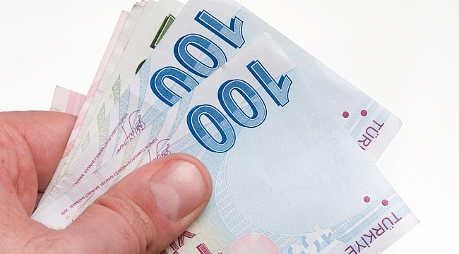 DOLANDIRICILARA 40 BİN LİRASINI KAPTIRDI