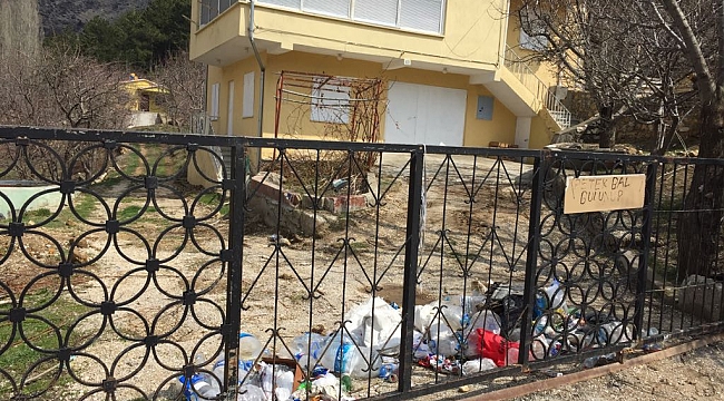 HAYRINA ÇEŞME YAPTIRDI ÇÖP İLE BAŞ EDEMEDİ
