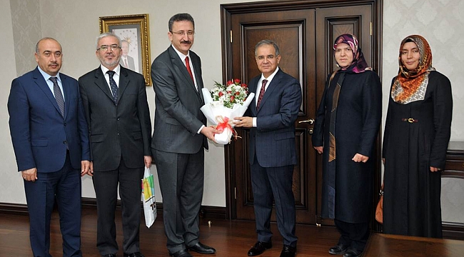 TURİZM HAFTASI NEDENİYLE VALİ TAPSIZ'A ZİYARET