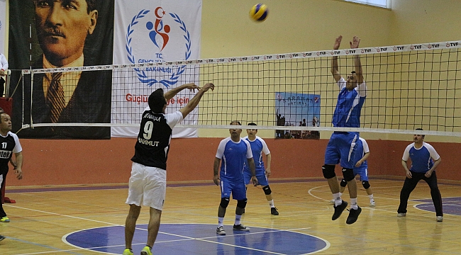 VOLEYBOL TURNUVASI DEVAM EDİYOR