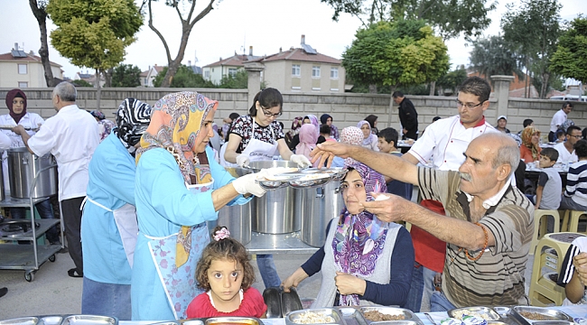 İLK İFTAR SOFRASI ATATÜRK MAHALLESİ’NDE