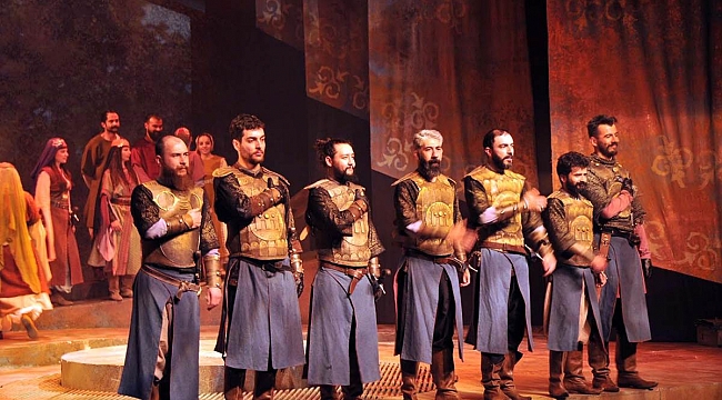 OSMAN GAZİ TİYATRO OYUNU BÜYÜLEDİ
