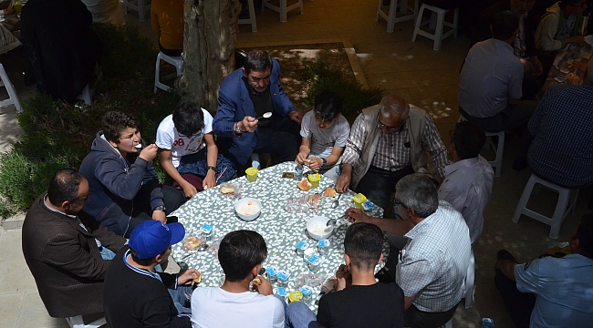 YUNUS EMRE'NİN HOŞGÖRÜ SOFRASI KURULDU