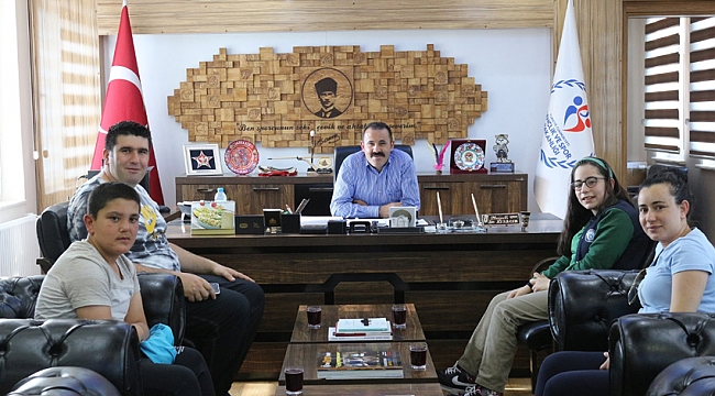 YÜZÜCÜLERDEN KISACIK’A ZİYARET