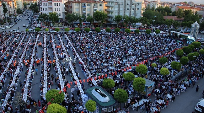 BİNLERCE KARAMANLI AYNI SOFRADA BULUŞTU