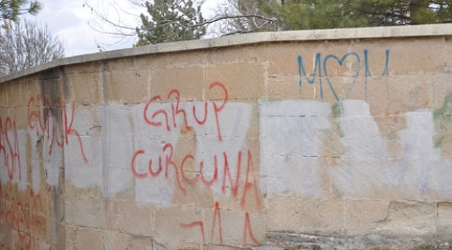 KALE SURLARINA ÇİRKİN YAZILAR TEPKİ ÇEKİYOR