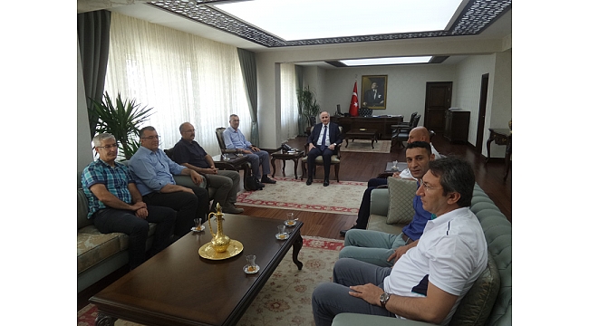 KAMU SEN YÖNETİMİNDEN VALİ MERAL’A HAYIRLI OLSUN ZİYARETİ