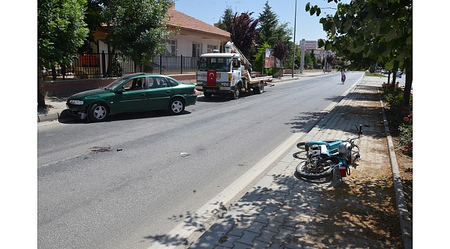 KARAMAN’DA OTOMOBİL MOTOSİKLETLE ÇARPIŞTI: 1 AĞIR YARALI