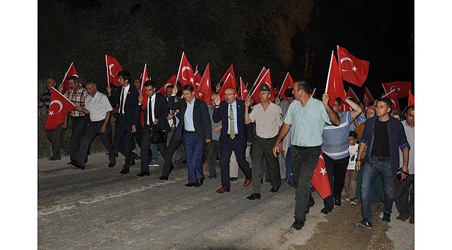 SARIVELİLER’DE DEMOKRASİ ŞÖLENİ