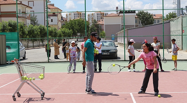 YAZ SPOR OKULLARI KEYİFLİ GEÇİYOR