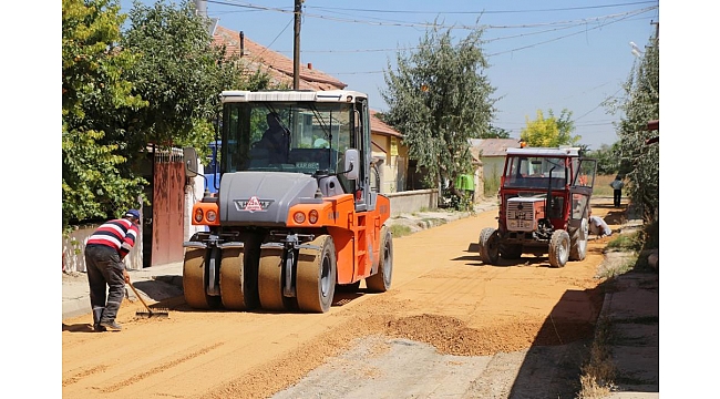 ASFALT ÇALIŞMALARI LARENDE MAHALLESİ’NDE DEVAM EDİYOR