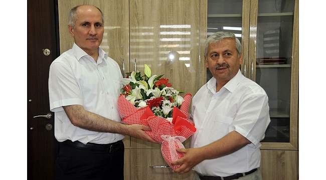 VALİ MERAL MUHTARLAR DERNEĞİNİ ZİYARET ETTİ