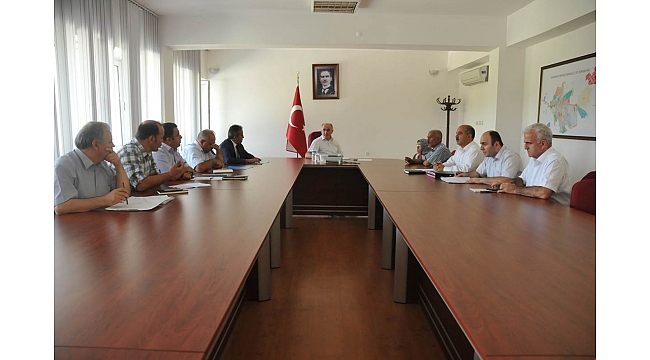 VALİ MERAL VATANDAŞLARI KONUK ETTİ