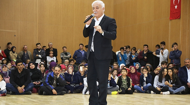 ÜNLÜ İLAHİYATÇI HATİPOĞLU’NA BÜYÜK İLGİ