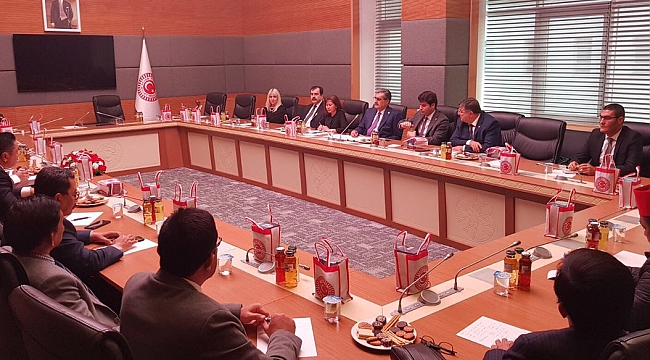 MİLLETVEKİLİ KONUK, ENDONEZYA’LI BÜROKRATLARLA GÖRÜŞTÜ