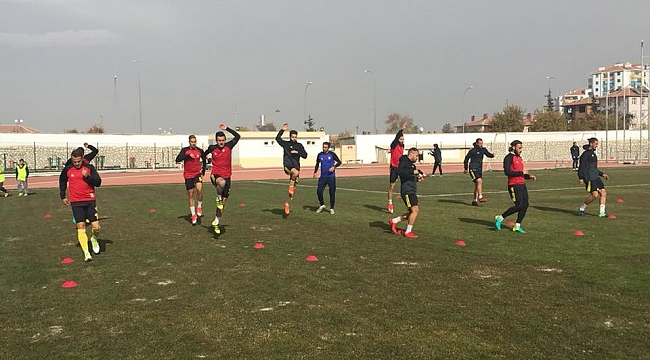 ŞAMPİYON ADAYINI BEKLİYOR