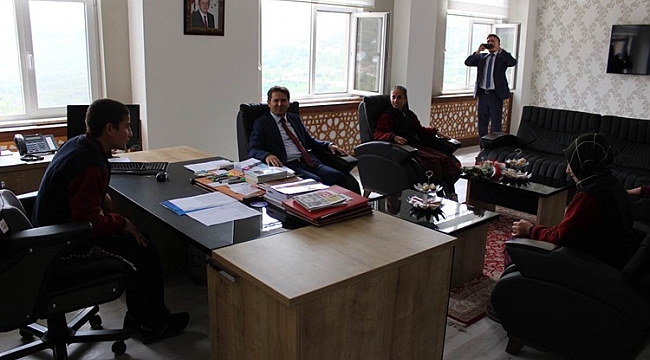 BAYRAM ÇOCUKLARINDAN KAYMAKAM SADEBIYIK’A ZİYARET