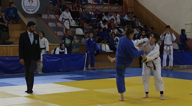 KARAMAN'DA OKULLARARASI GENÇLER JUDO TÜRKİYE ŞAMPİYONASI SONA ERDİ