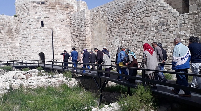 Karaman Toplum Ruh Sağlığı Merkezi Danışanları İçin Turistik Gezi Düzenledi