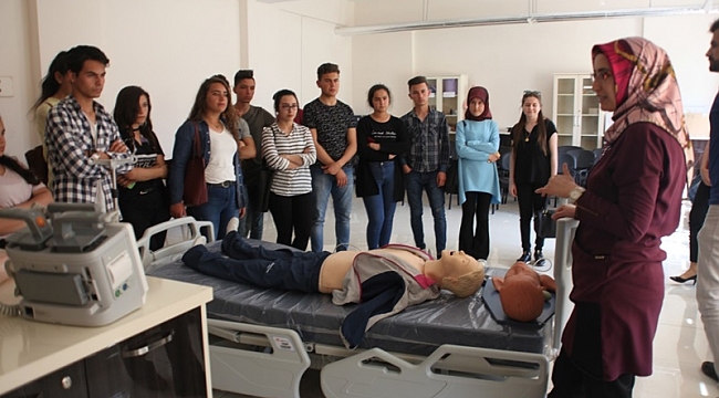 MUT ÖZDEMİRLER ÇOK PROGRAMLI ANADOLU LİSESİNDEN KMÜ’YE ZİYARET