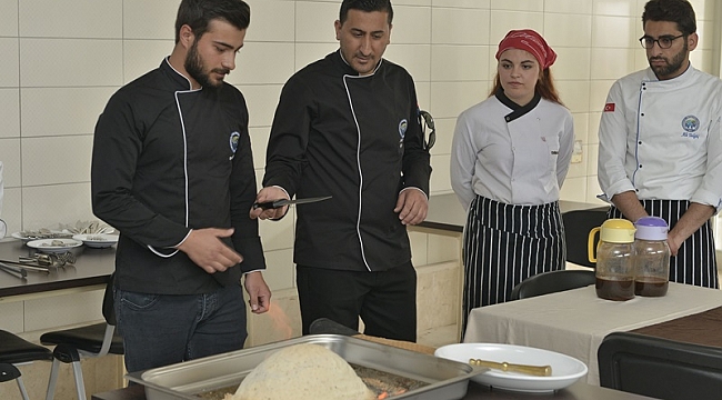 AŞÇILIK ÖĞRENCİLERİ FİNAL SINAVINDA HÜNERLERİNİ SERGİLEDİLER