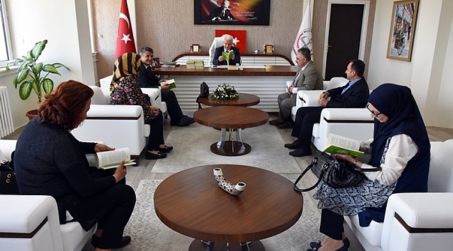 DR. SADIK AHMET İLKOKULU YÖNETİCİ, ÖĞRETMEN VE VELİLERİNDEN İNCİLER KİTABI