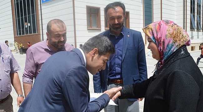 KAYMAKAM ÖZÇELİK OKUMA YAZMA KURSLARINI ZİYARET ETTİ