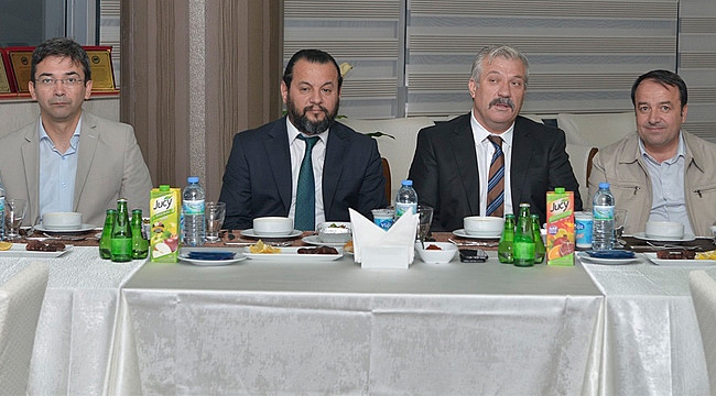 KİTAP FUARI’NA DESTEK VERENLERE İFTAR YEMEĞİ