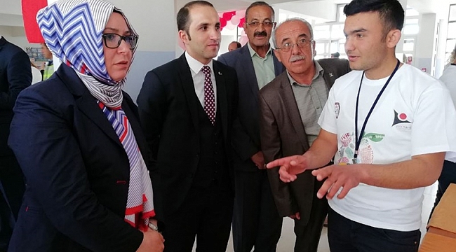 ÖĞRENCİLER TÜBİTAK PROJELERİNİ ANLATMAYA DEVAM EDİYOR