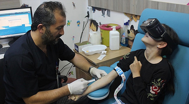 ÇOCUKLARA MÜJDE! SANAL GERÇEKLİK GÖZLÜĞÜ ARTIK DEVLET HASTANESİ’NDE