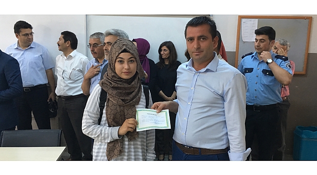KAZIMKARABEKİRLİ ÖĞRENCİLER KARNELERİNİ TÖRENLE ALDI