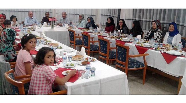 MERAL AİLESİNDEN SEVGİ ÇOCUKLARI VE ŞEHİT AİLESİNE İFTAR YEMEĞİ