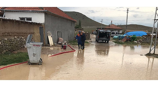 SEL FELAKETİ KAMENİ KÖYÜNDE HAYATI FELÇ ETTİ