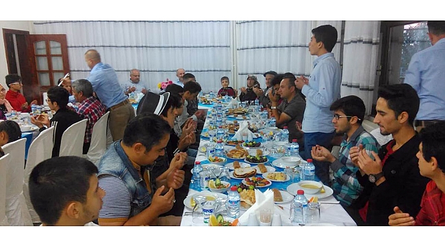 VALİ MERAL ÖZEL KONUKLARINI İFTAR YEMEĞİNDE AĞIRLADI