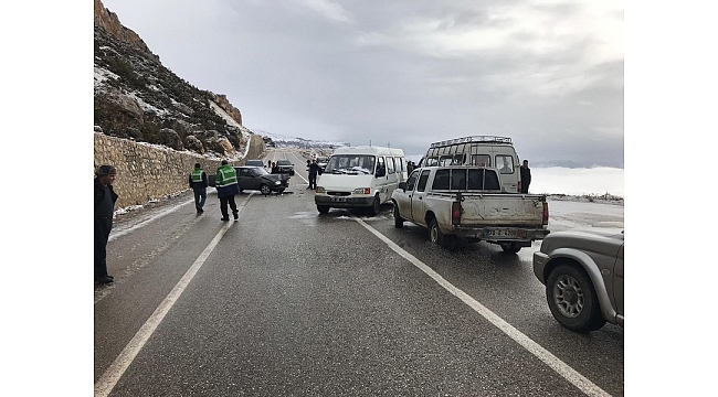 ERMENEK'TE ZİNCİRLEME KAZA