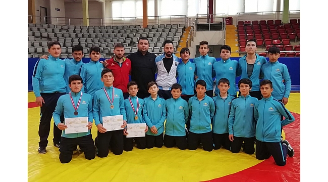 Karaman Analig Güreş Takımı Yarı Finalde