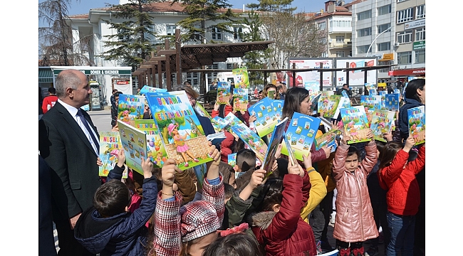 Öğrencilere Boyama Kitabı Dağıtıldı