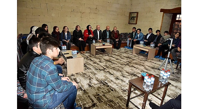 Vali Meral Öğrencilerle Sohbet Etti