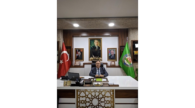 Çiftçi Nisan Yağmurlarını Bekliyor