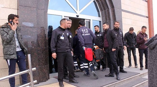 Üniversitede Öğrenci Kavgası: 2 Yaralı