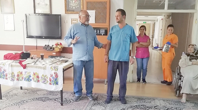 Huzurevi Sakinleri, Sihirbaz Zamora İle Neşelendi