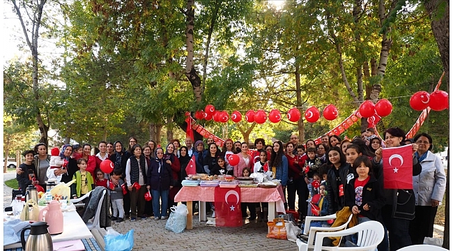 Valide Sultan Mahallesi'nde Cumhuriyet Coşkusu