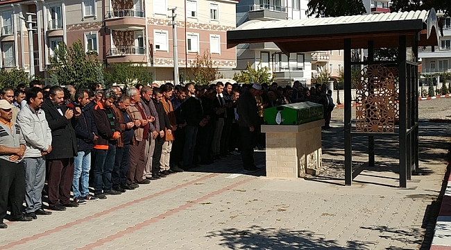 Babası Tarafından Bıçaklanarak Hayatını Kaybeden Genç Toprağa Verildi