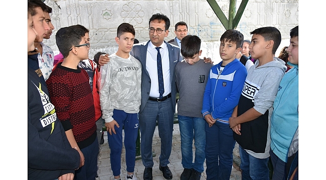 Çalışkan, Okul Ziyaretlerinde Öğretmen ve Öğrencilerle Buluştu
