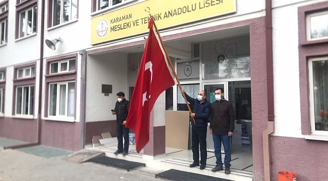 İstiklal Marşı'mız 7'den 77'ye Hep Birlikte Söylendi