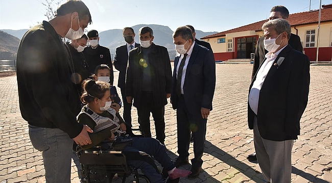 Vali Işık Bir Günde 4 Köyü Ziyaret Etti