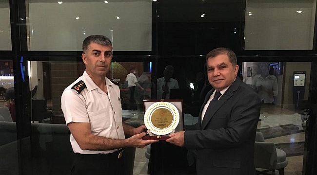 Vali Işık, İl Jandarman Komutanı Albay Şahin'e Veda Yemeği Verdi
