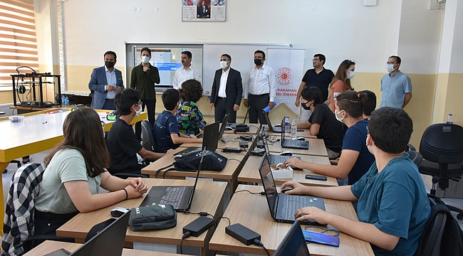 Öğrenciler 'Karaman'da Umuda Smaç' Projesiyle Yapay Zekâ Ve Yazılım Eğitimi Alıyorlar