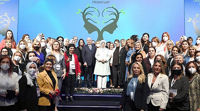 Halkbank Üreten Kadınlar Türkiye Zirvesinde Karaman'ı Özlem Gümüş Kaynak Temsil Etti